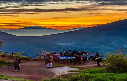 Puncak Sikunir Wisata Dieng Jawa Tengah