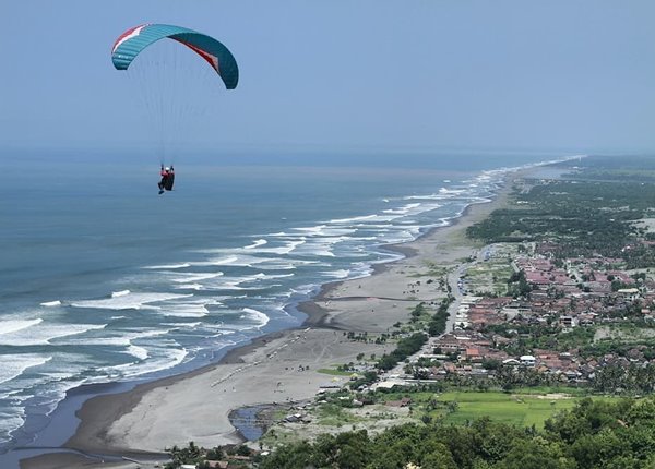 bukit-paralayang-jogja